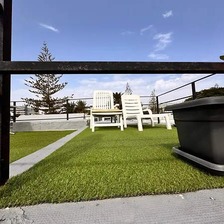 בית נופש Yumbo Rainbow Homes D *